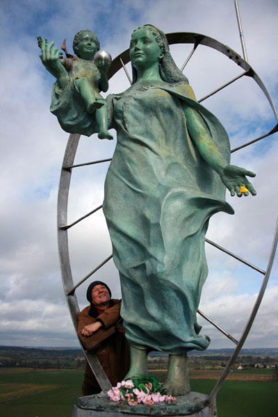 Serge Santucci - Sculpteur et Graveur - Notre Dame de L'Amiti - Chapelle de Lignou  Couterne Prs de la Station thermale de Bagnoles de l'Orne