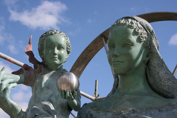 Serge Santucci - Sculpteur et Graveur - Notre Dame de L'Amiti - Chapelle de Lignou  Couterne Prs de la Station thermale de Bagnoles de l'Orne