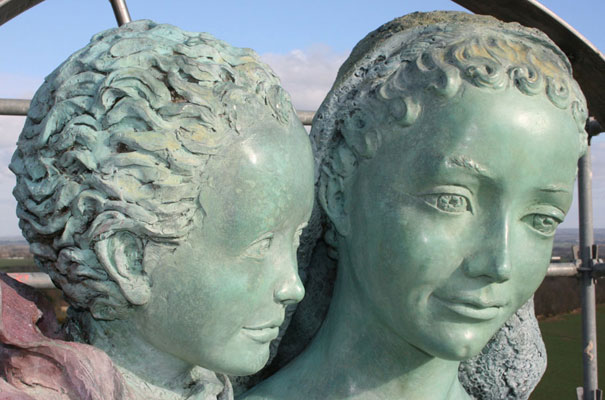Serge Santucci - Sculpteur et Graveur - Notre Dame de L'Amiti - Chapelle de Lignou  Couterne Prs de la Station thermale de Bagnoles de l'Orne